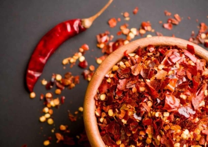 Occhio al peperoncino. Possibile presenza di ossido di etilene