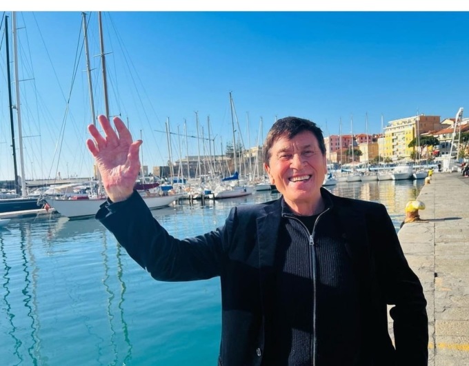 Morandi si diverte a spasso per Sanremo