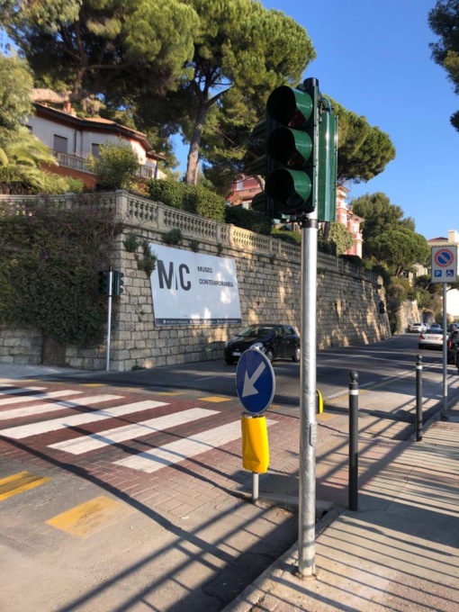 Installato il nuovo semaforo in via Matteotti