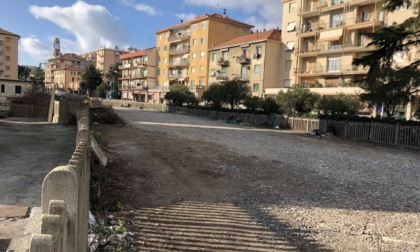 Posticipato l'inizio dei lavori a Borgo San Moro. Il sindaco: "Troverò una soluzione per limitare i disagi"