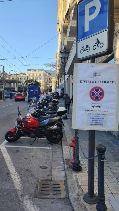 Appello per rimuovere le moto dagli stalli riservati alla Polizia