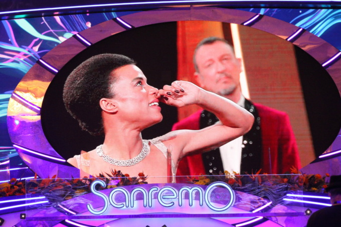 Ascolti Sanremo 2022: la seconda serata fa meglio della prima con 55.8% di share