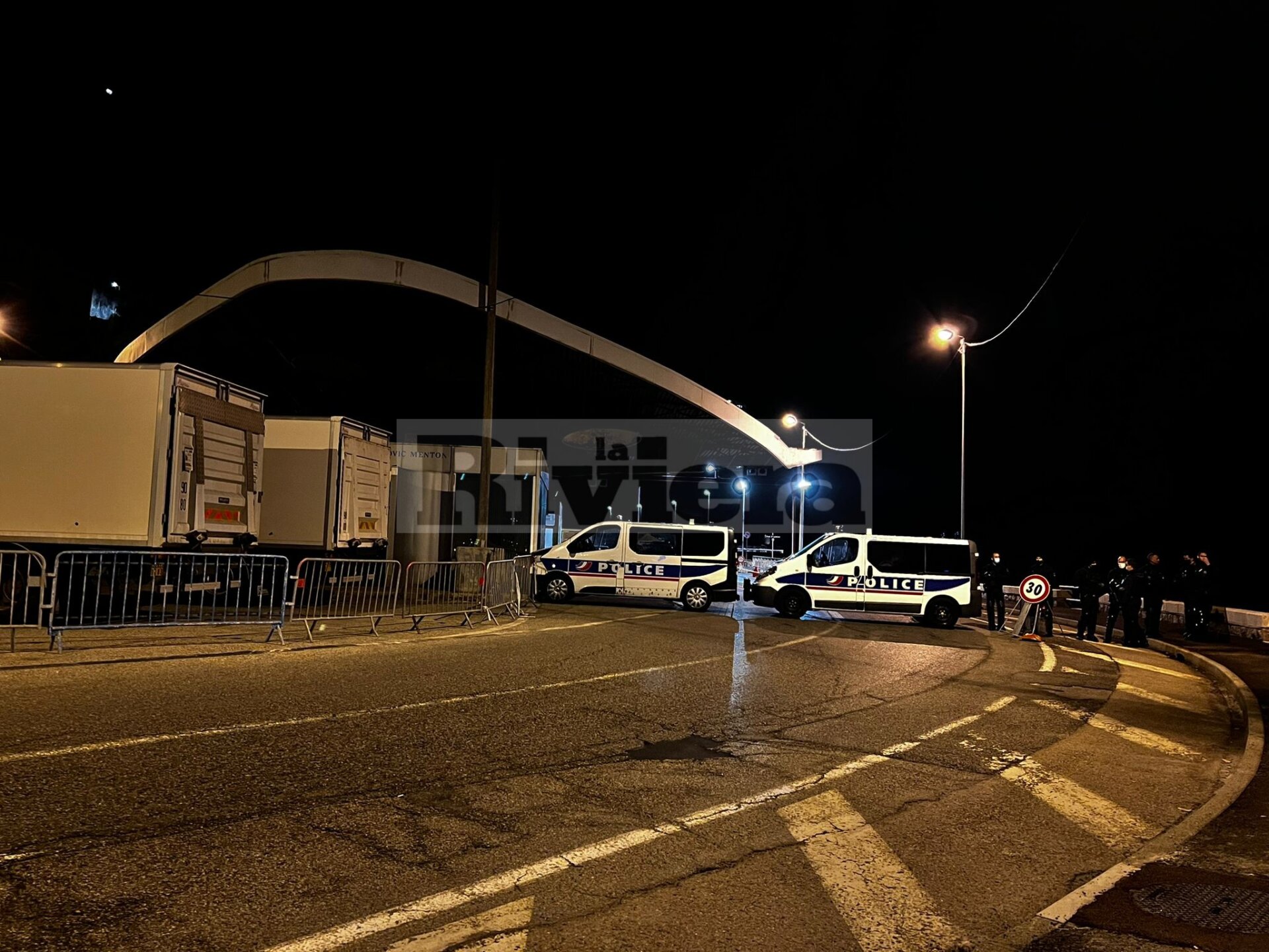 amnesty international migranti manifestazione corteo francia ponte san ludovico _08