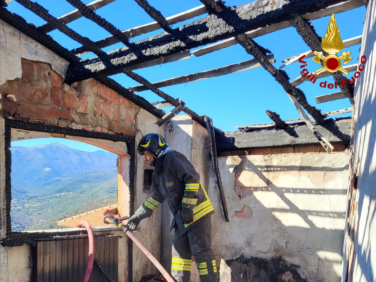 incendio canna fumaria chiusanico vigili del fuoco_04