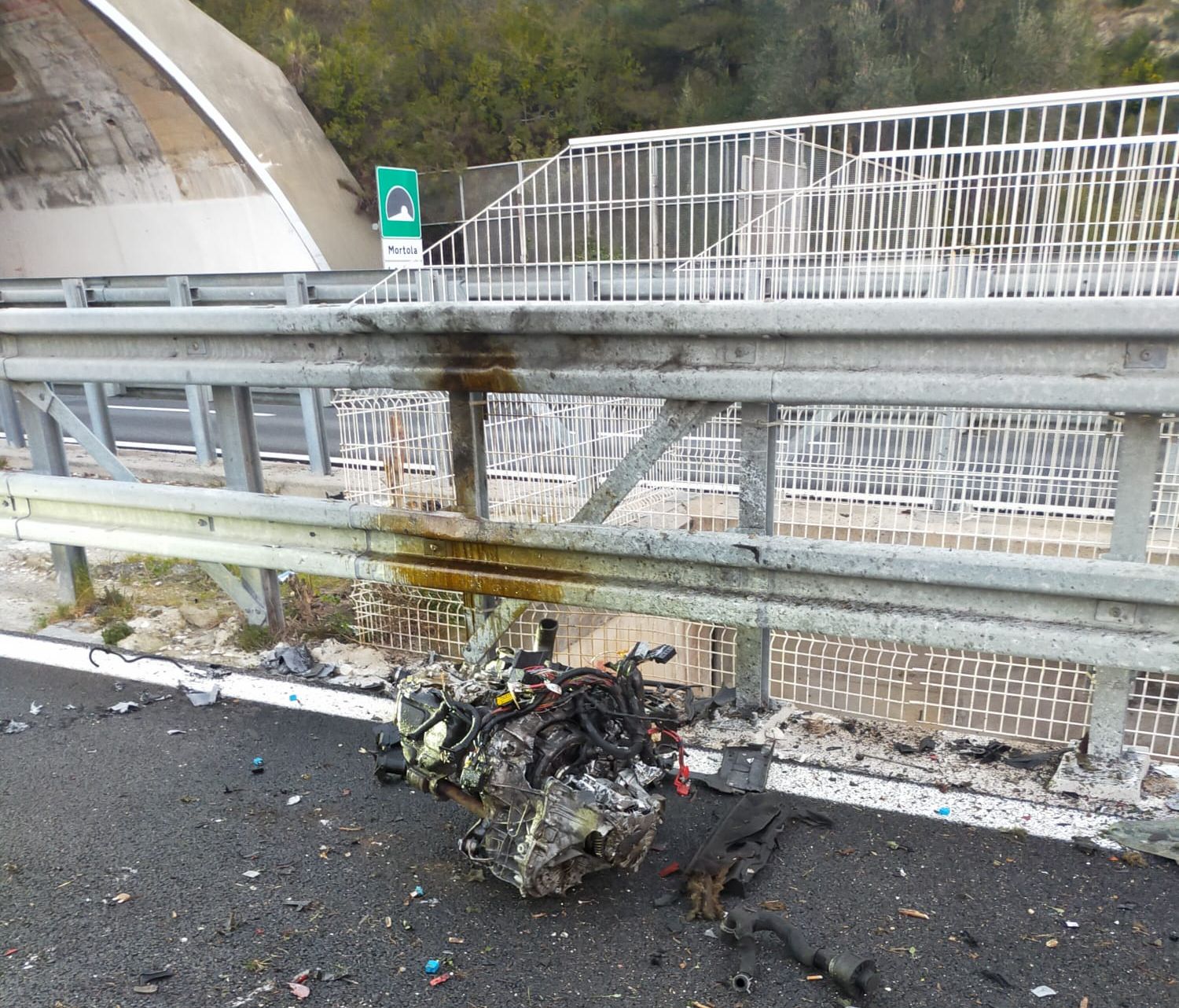 incidente a10 autostrada dei fiori auto barriera vigili del fuoco_05