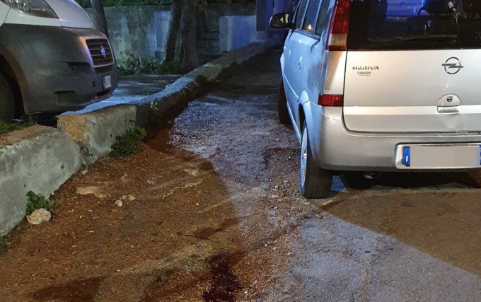 Morto anziano trovato ferito per strada