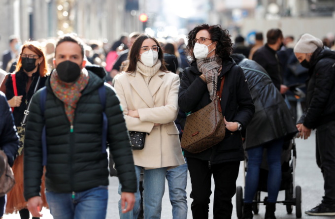 Non si arresta l’avanzata dell’incidenza, ma i ricoveri continuano a calare