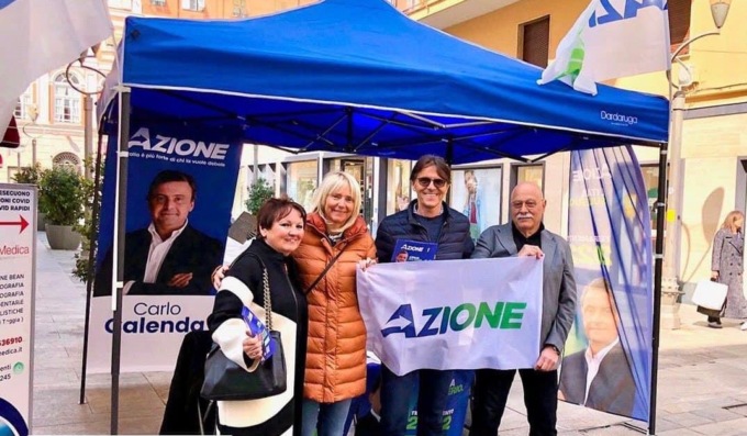 A Sanremo il primo banchetto di “Azione”, uno dei 150 in Italia. Video interviste