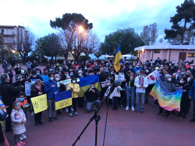 Imperia scende in piazza per il popolo ucraino, Scajola: “Pronti all’accoglienza”
