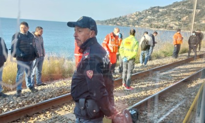 Probabile migrante sul tetto: bloccata circolazione dei treni per la Francia a Ventimiglia