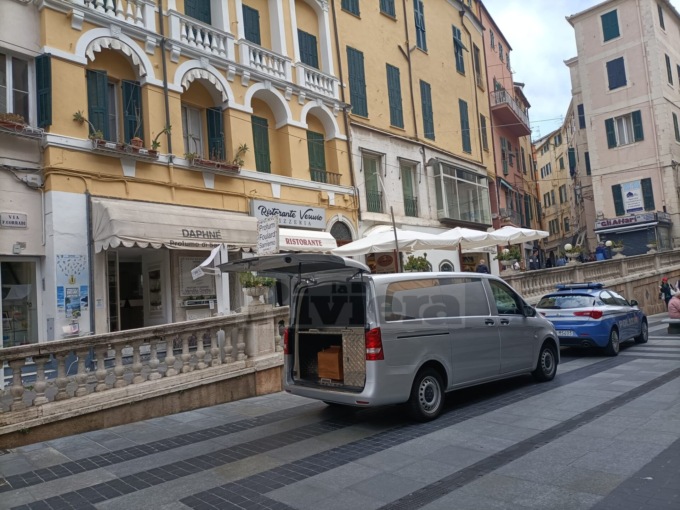 Un uomo trovato morto in casa in via Corradi a Sanremo