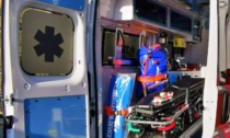 Marito e moglie feriti in un incidente in scooter a Sanremo, l'uomo è grave