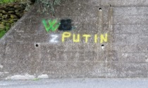 Sulla strada per Dolcedo compare la scritta "W Putin"