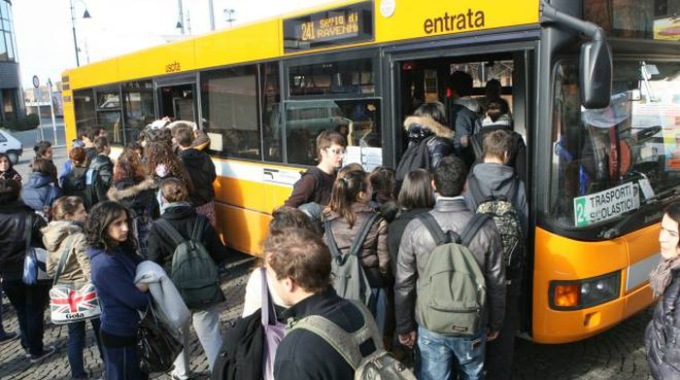 Vertice con il ministro per salvare i trasporti scolastici liguri