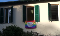 "Togliete quella bandiera di Arcigay". La pretesa "omofoba" alla sede di Sanremo