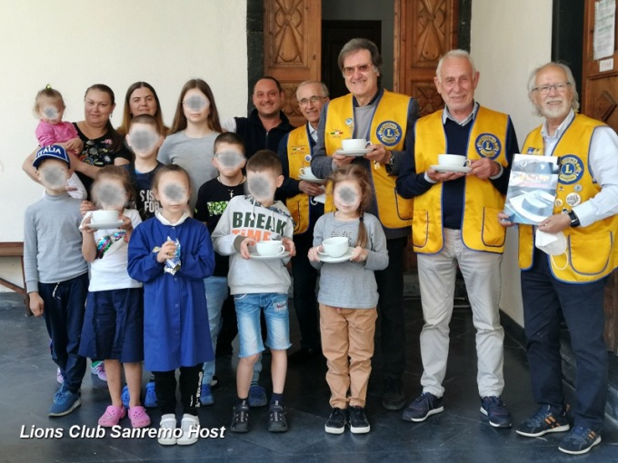 Lions donano un “set da colazione” ai bimbi ucraini rifugiati