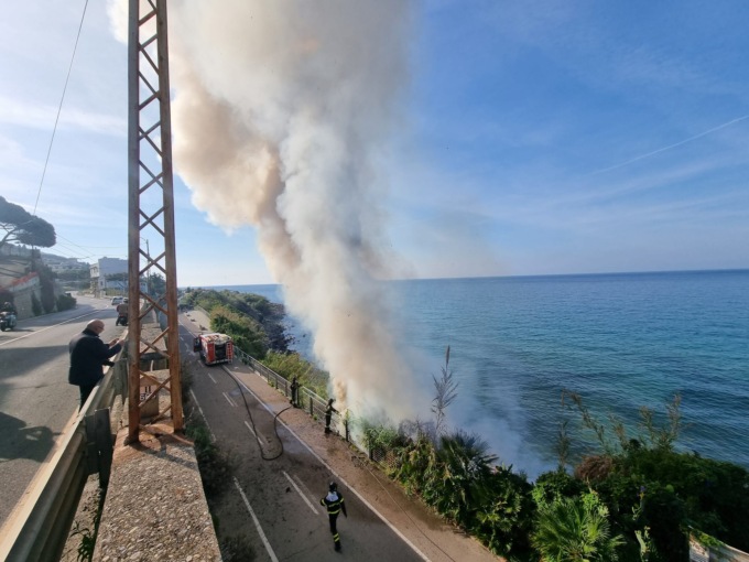 Tratto di ciclabile chiusa per un incendio