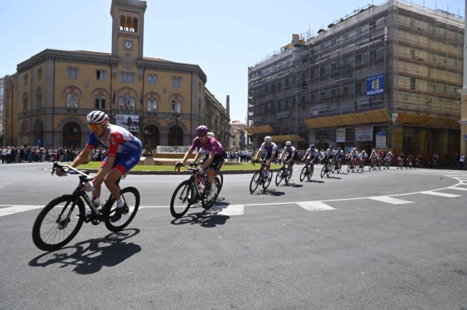 Gli scatti del Giro d’Italia a Imperia