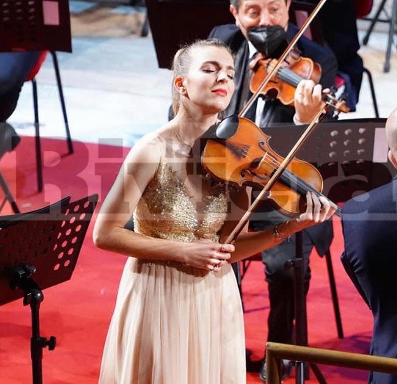 violenista russa Ksenia Milas