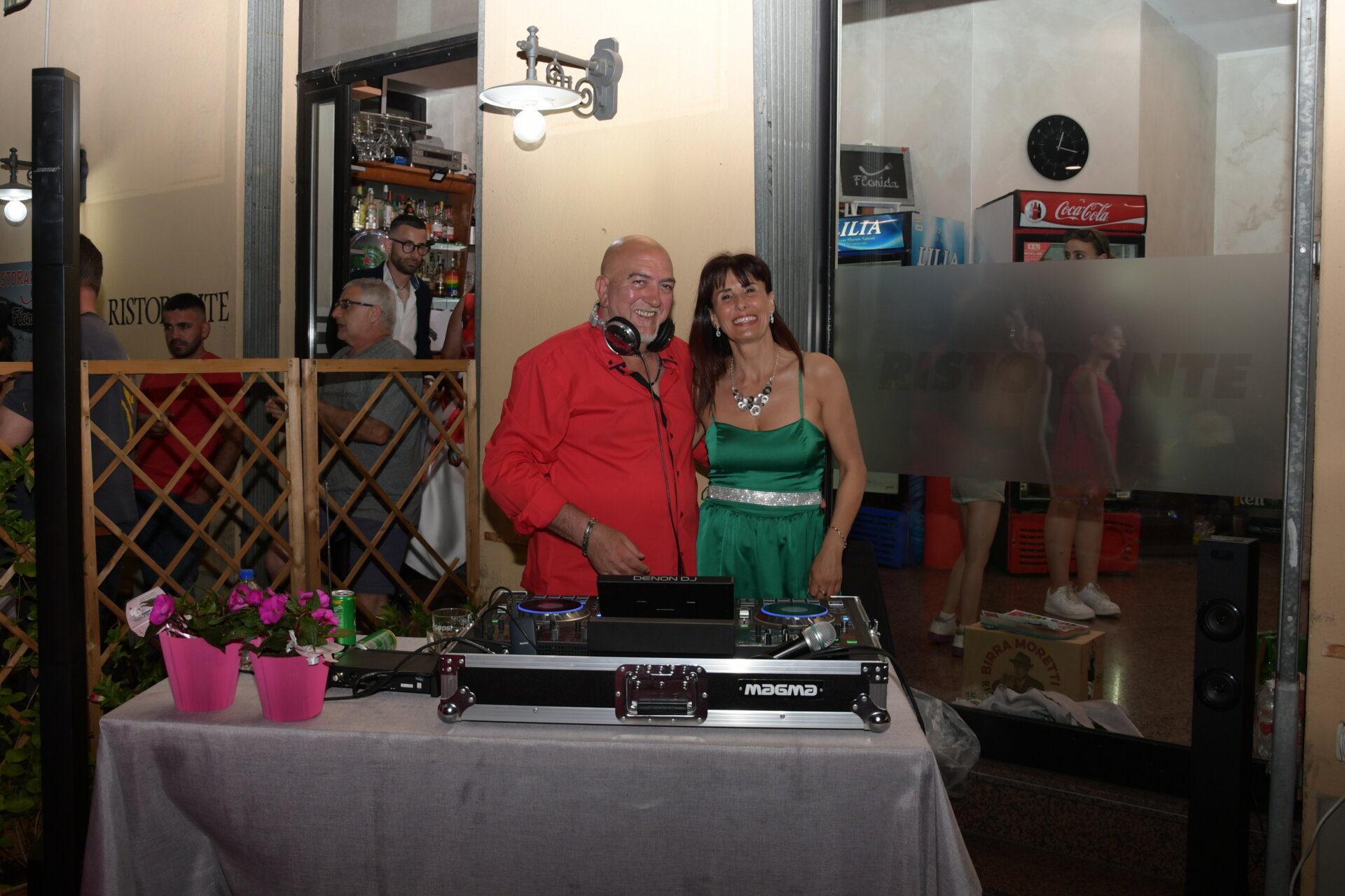 Snoopy DJ con la presentatrice Sabrina Cassini