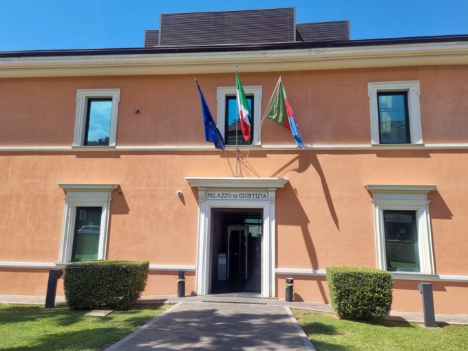 Stupro di una minorenne ubriaca, il 57enne Adamo Gambino arrestato per violenza sessuale