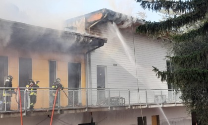 Incendio nella nuova scuola dell'infanzia di Bordighera. Foto e video