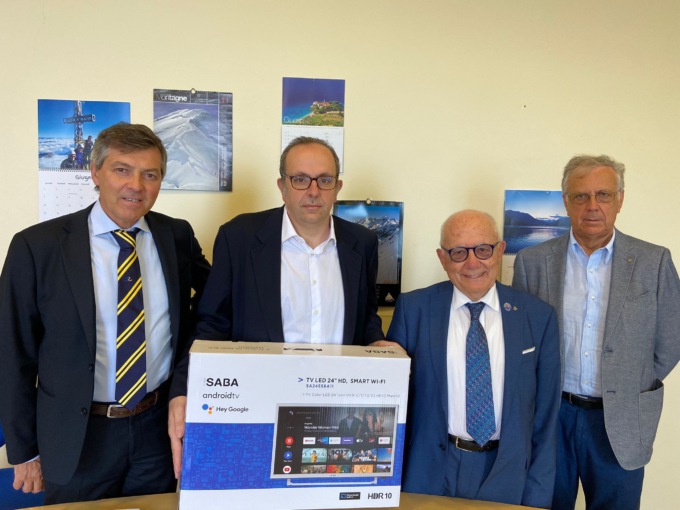 Rotary dona 13 TV di ultima generazione al Borea