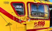 Scontro auto-moto a Ventimiglia, un 30enne in elicottero al Santa Corona