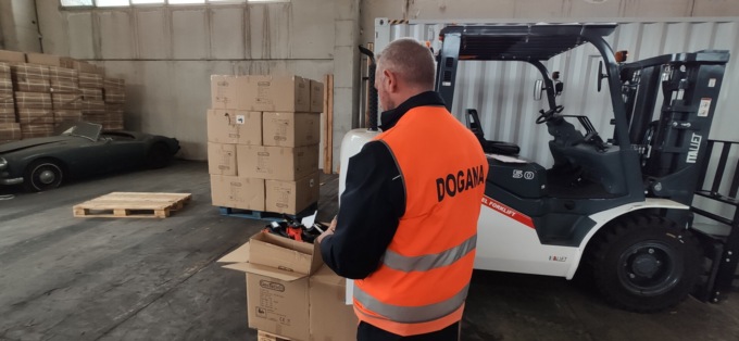 Tremila batterie turche e cinesi irregolari costano un multa di 3 milioni e a due importatori