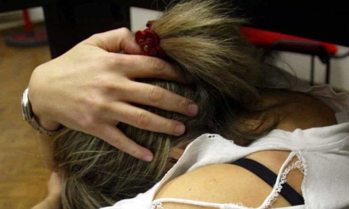 Donna picchiata dal marito finisce in ospedale