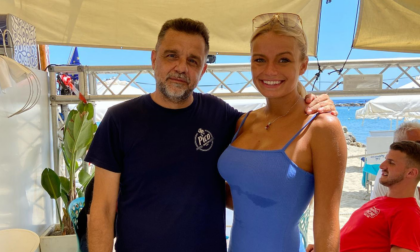 Mercedesz, figlia di Eva Henger immortalata in spiaggia a Sanremo