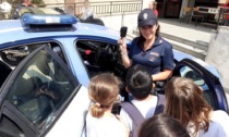 Polizia incontra i bimbi dei centri estivi