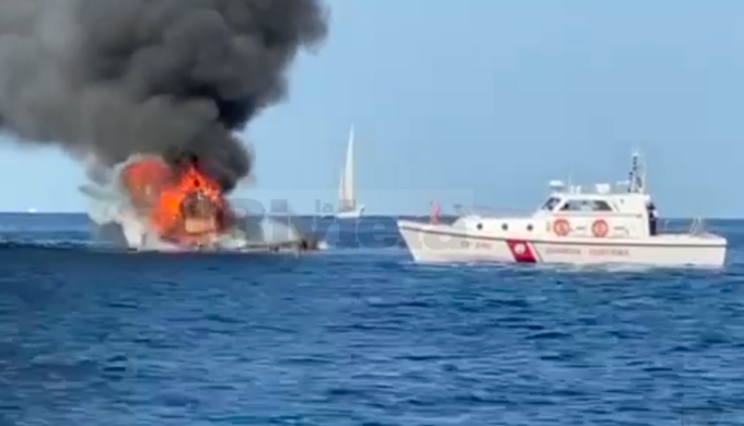 Il video dello yacht che affonda al largo di Ospedaletti