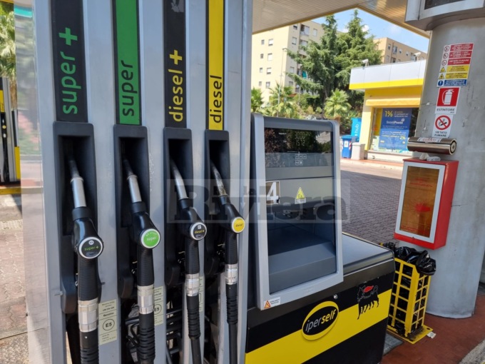 Benzina: a Sanremo il distributore self service ti parla in dialetto ligure. Audio