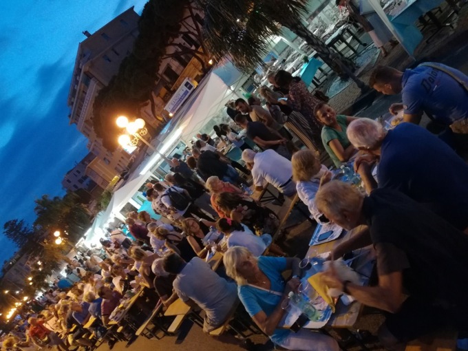 “A Tavola sul Porto Vecchio” ottimo cibo a suon di musica