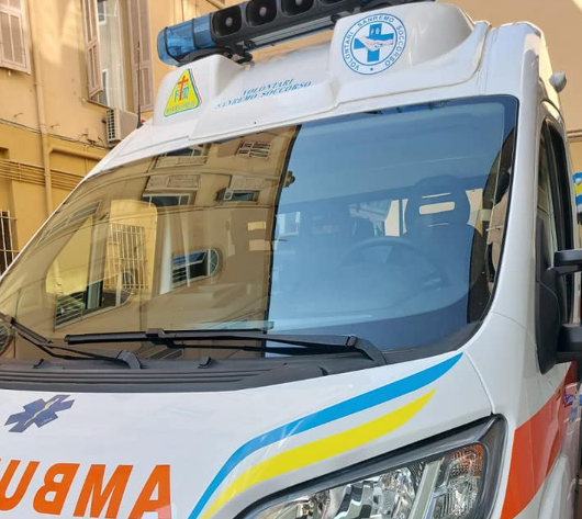 Quanta fretta! Bimba nasce direttamente sull’ambulanza