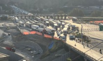 Chiusa l'Autofiori a Ventimiglia per 7 migranti che camminano verso la Francia