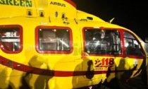 Schianto nella notte in corso Francia a Ventimiglia, 63enne in elicottero al Santa Corona