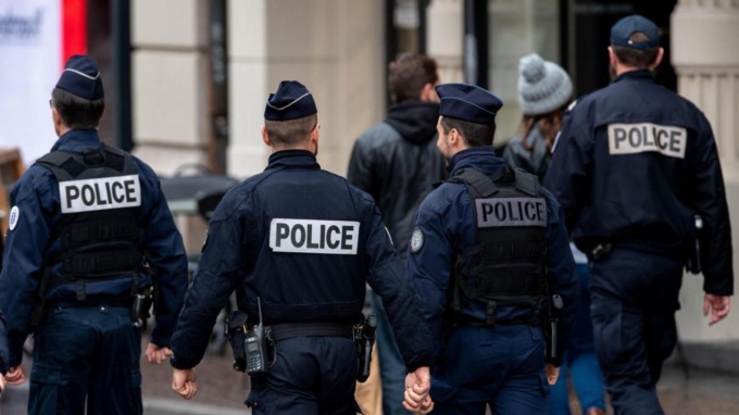 Uomo in fuga ucciso da un agente