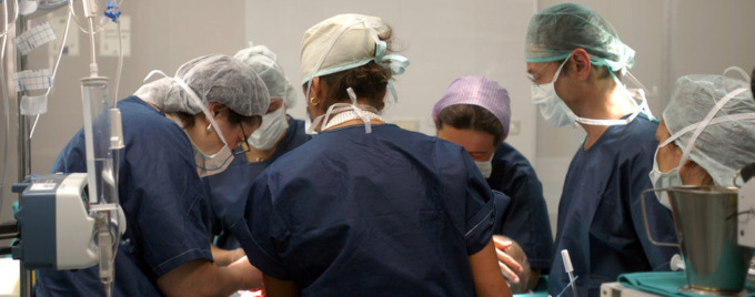 Dito reimpiantato al Gaslini al bimbo che se lo era amputato al Lago delle Lame