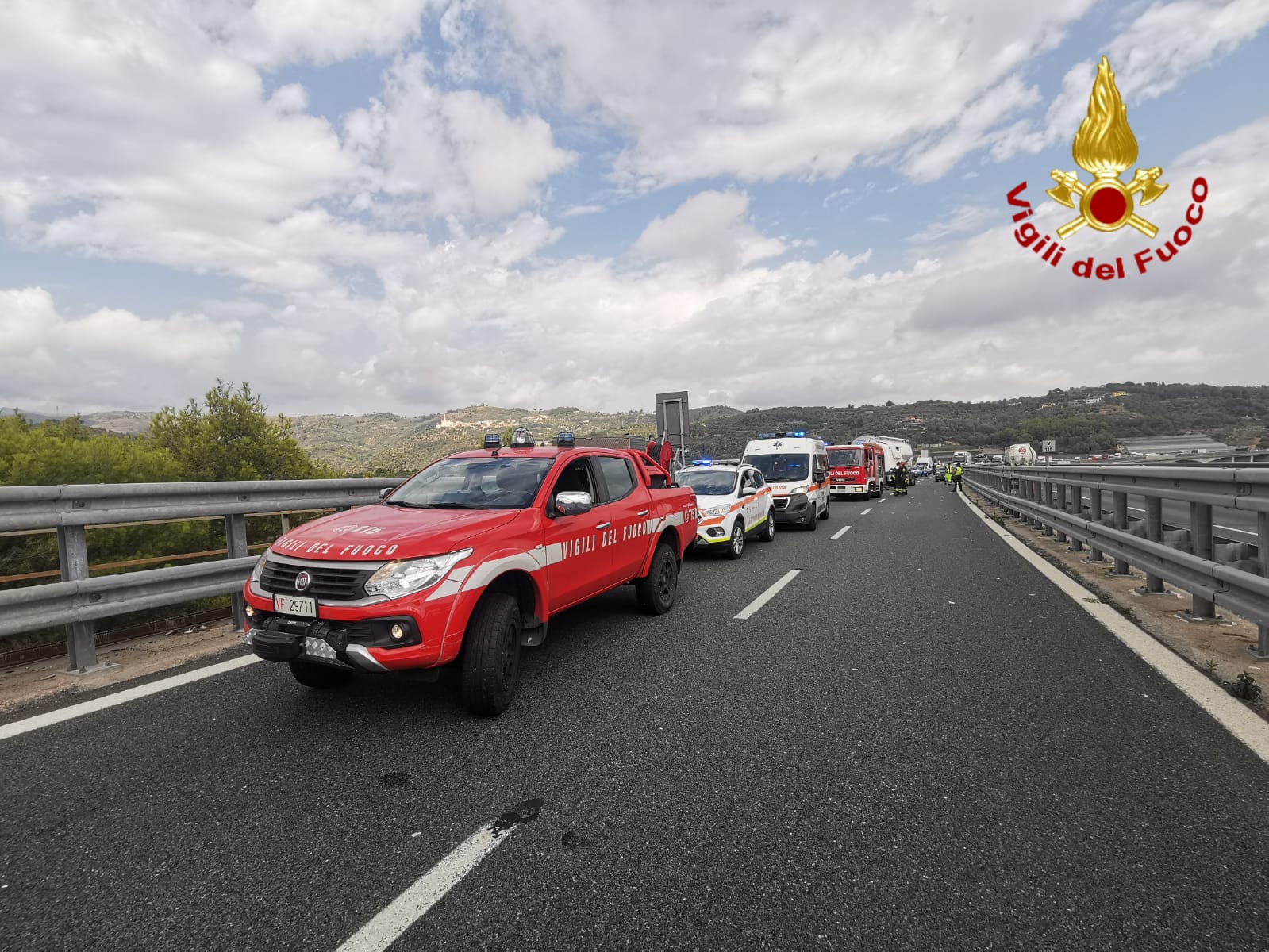 incidente a10 tir autostrada dei fiori vigili del fuoco