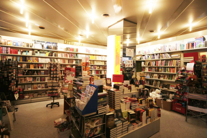 Chiude storica libreria Atene