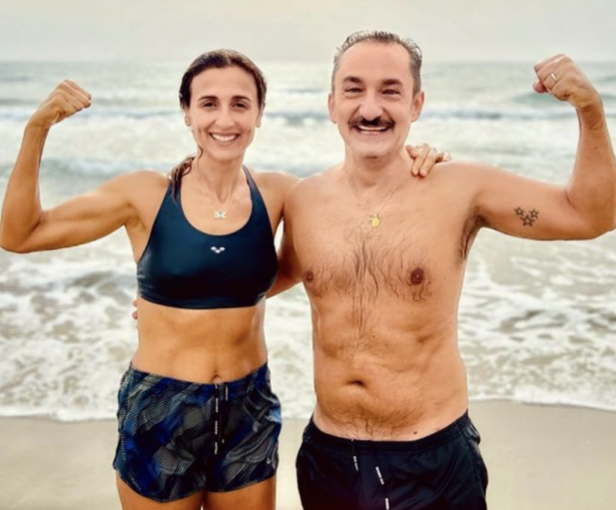 L’ultimo bagno al mare a Imperia per la storica voce di Radio Deejay Nicola Savino