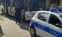 Controlli della polizia locale sugli autobus dell'RT a Vallecrosia