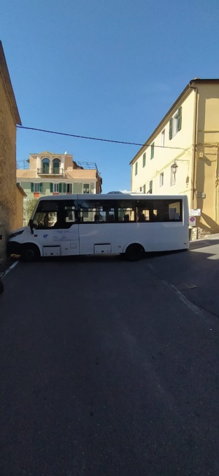 Autobus incastrato