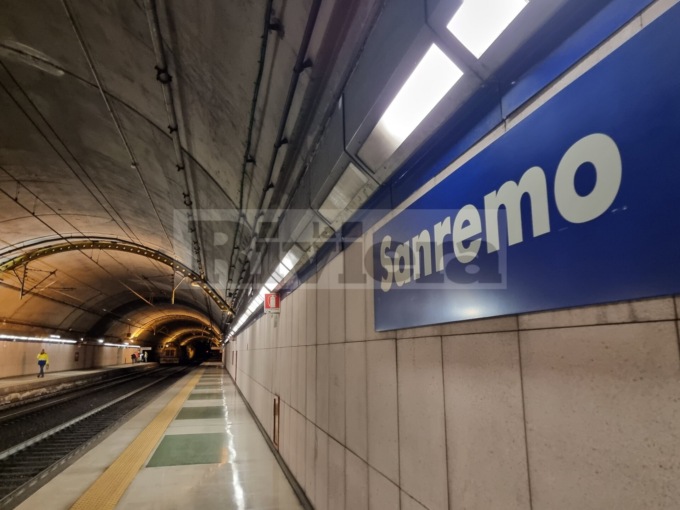 Niente tapis roulant, disagi alla stazione ferroviaria di Sanremo