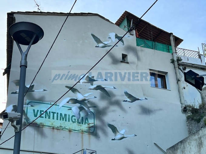 A Ventimiglia Alta un murales sulla libertà, realizzato dallo street artist Eron