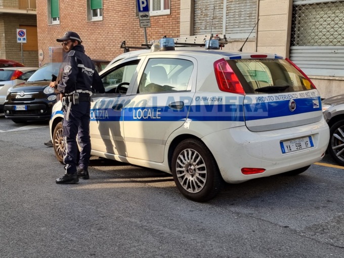 Controlli straordinari nel territorio di Taggia: fermato un 26enne munito di documenti falsi