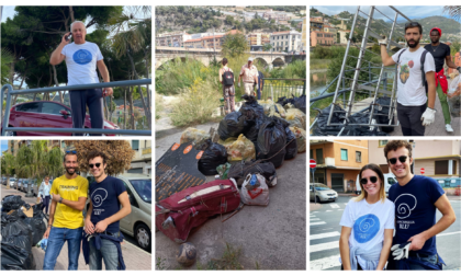 Volontari puliscono le spiagge e la foce del Roya a Ventimiglia