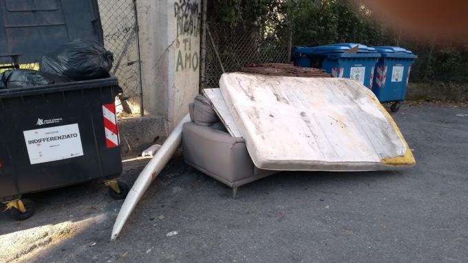 Ennesima discarica abusiva a Sanremo